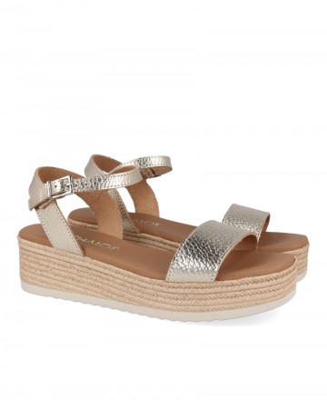 Sandalia metalizada con plataforma Catchalot 5700
