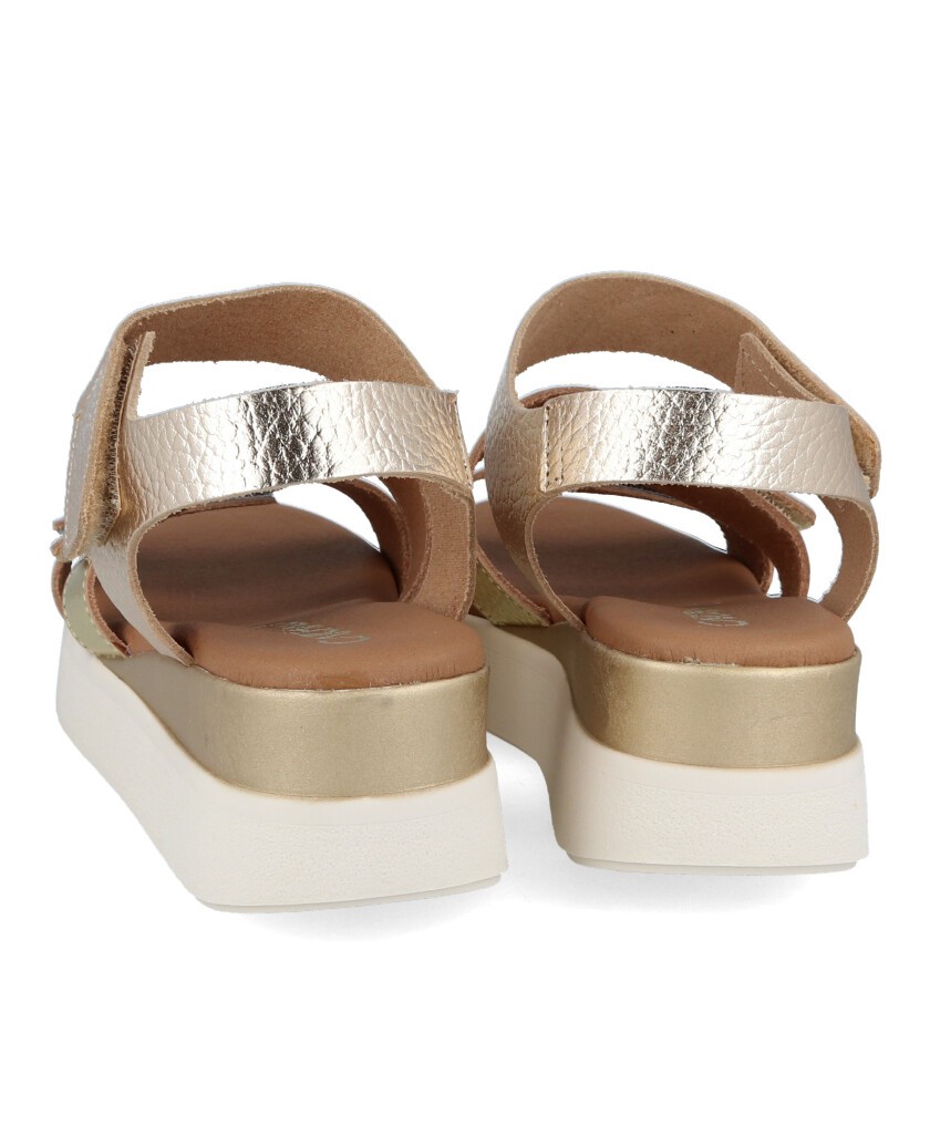Sandalia metalizada urbana Catchalot 5674