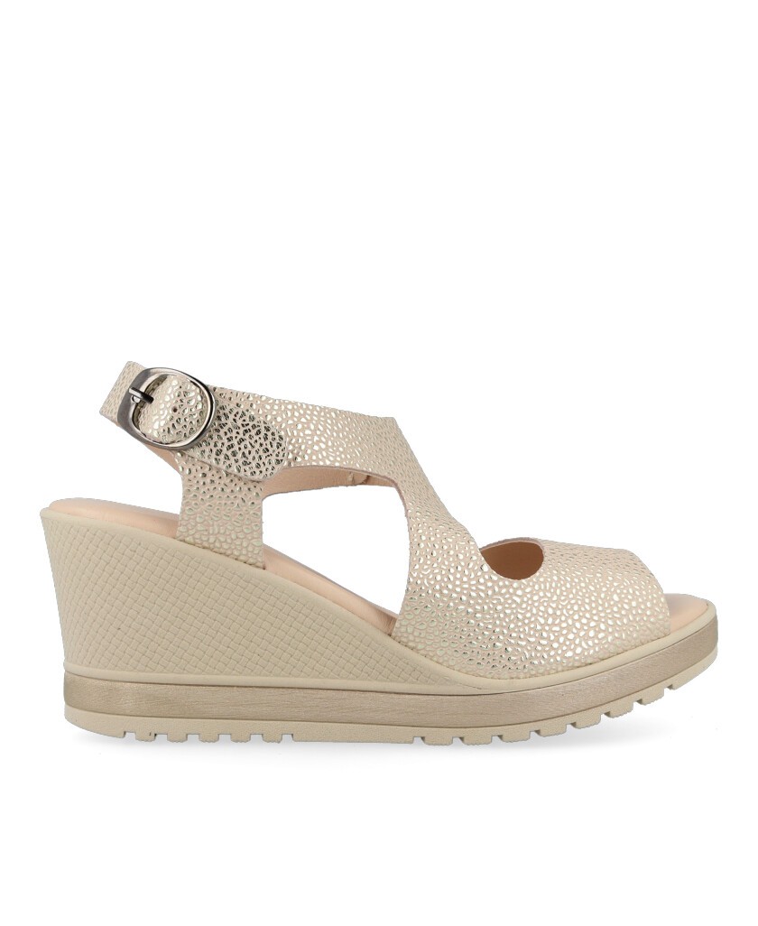 Sandalias con cuña metalizadas Kissia 450