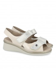 Sandalia beige de mujer con cuña Pitillos 10312