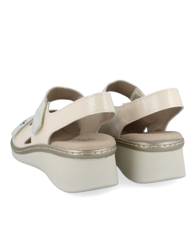 Pitillos 10312 beige women's wedge sandals