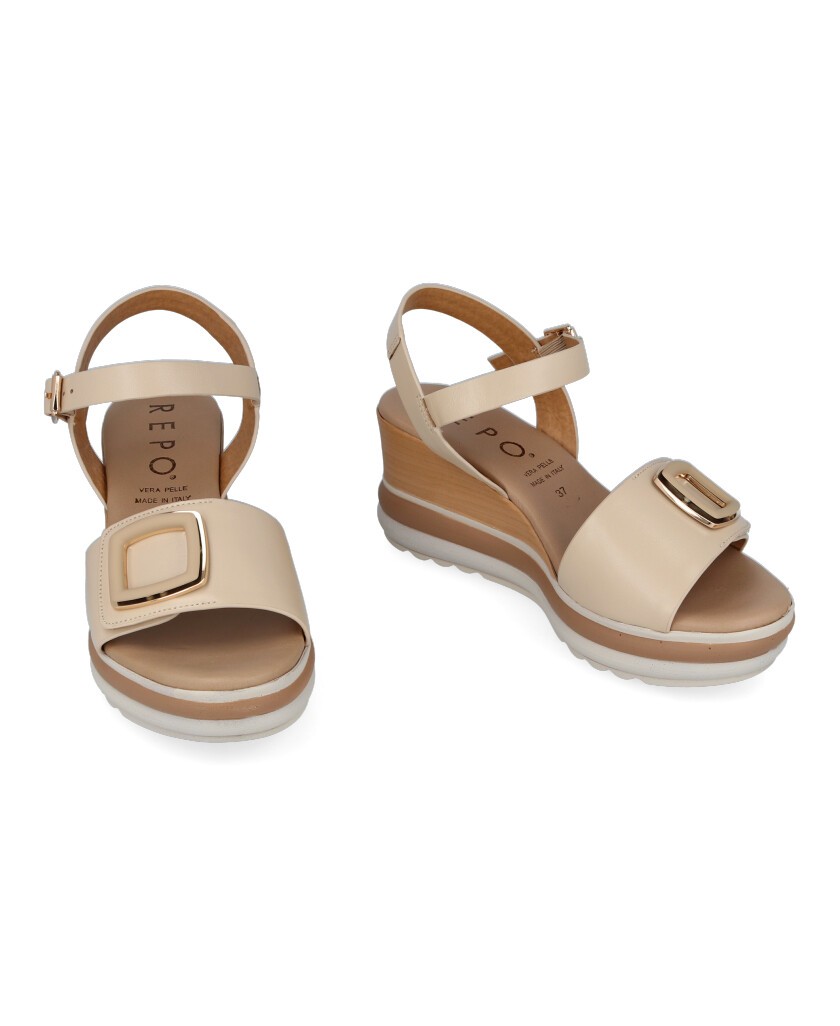 Sandalia beige con cuña Repo Phil Gatiér 20237