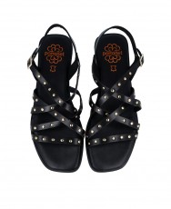 Sandalia negra plana con tachuelas Porronet 3113 Sandalia negra plana con tachuelas Porronet 3113