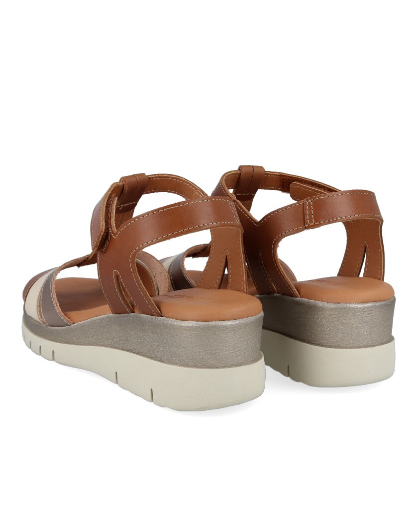 Sandalias de tiras multicolor Andares 255835