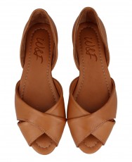 Sandalias para mujer en color marron Caracteristicas con hebilla altura de piso 1 cm zapato de estilo casual suela de goma term