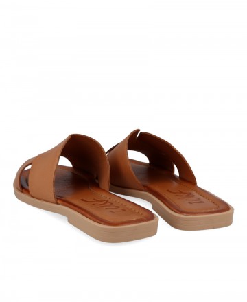 Sandalias para mujer en color cuero Caracteristicas con hebilla altura de piso 1 cm zapato de estilo casual suela de goma termo