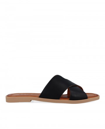 Sandalias para mujer en color negro Caracteristicas con hebilla altura de piso 1 cm zapato de estilo casual suela de goma termo