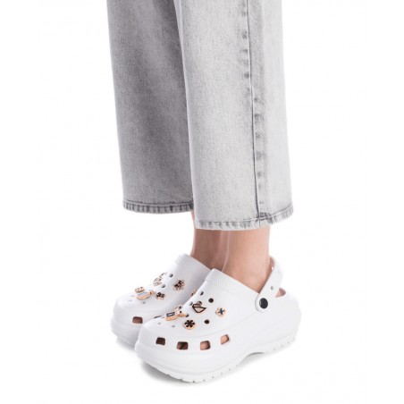 Zuecos con plataforma Xti 143888