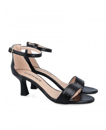 h2Sandalias negras de tacon Patricia Miller 6767 h2 pEleva tu estilo con las Sandalias negras de tacon Patricia Miller Disenada