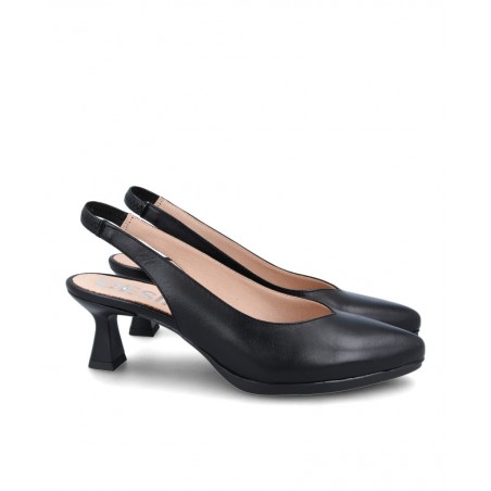 Zapatos para mujer en color negro Caracteristicas salon tacon 5 cm zapato de estilo casual suela de goma termoplastica exterior