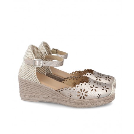 Espardena o yute para mujer en color metalizado Caracteristicas con hebilla cuna 6 cm zapato de estilo casual suela de goma ter