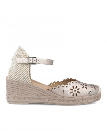 Espardena o yute para mujer en color metalizado Caracteristicas con hebilla cuna 6 cm zapato de estilo casual suela de goma ter