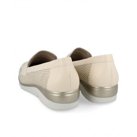 Mocasín beige metalizado para mujer Pitillos 10320