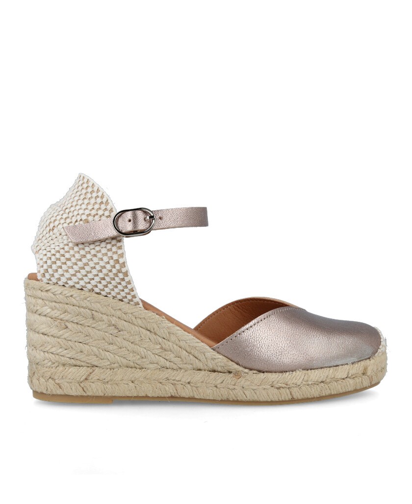 Andares Cíes 17 Elegant Metallic Espadrilles