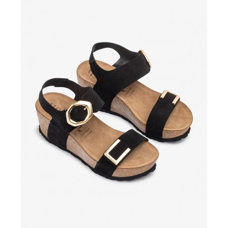 Sandalia con cuña color negro Yokono Bari 255