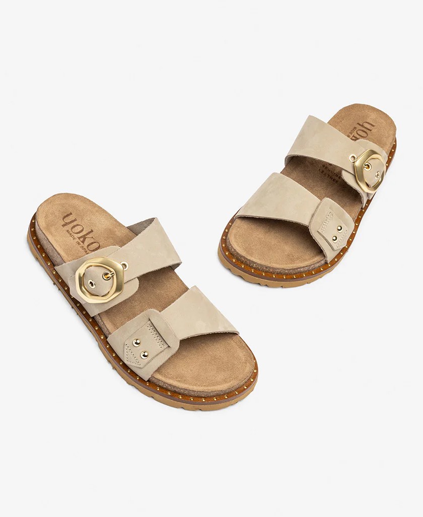 Sandalia color beige de pala Yokono Bolus 254