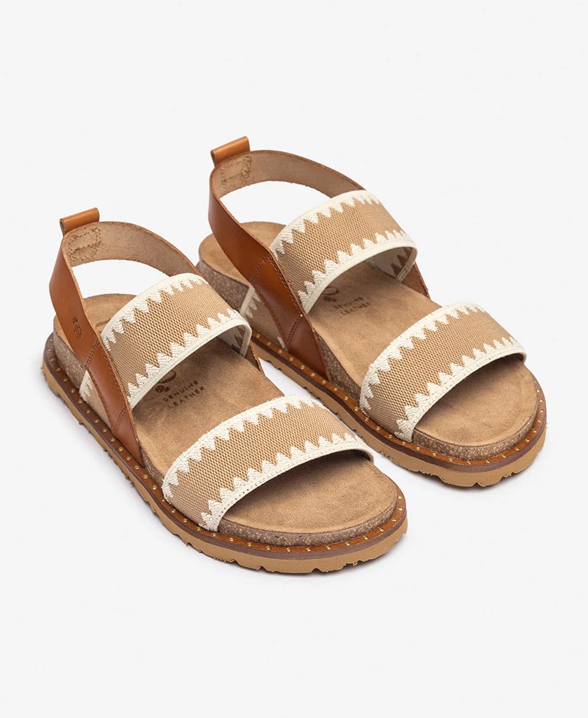 Sandalia de piel de color marrón Yokono Bolus 255