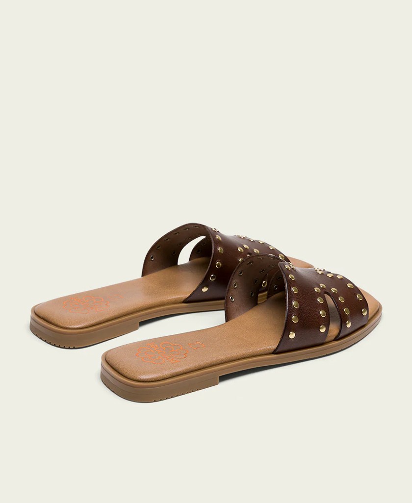 Sandalias marrones con tachuelas Porronet 3115