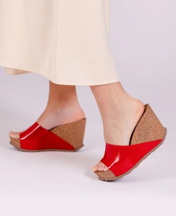 Zuecos rojos con cuña Yokono Corfu 253