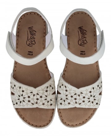 White sandals Walk & Fly Savina 9371 50401