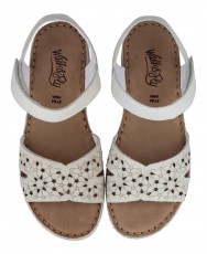 White sandals Walk & Fly Savina 9371 50401