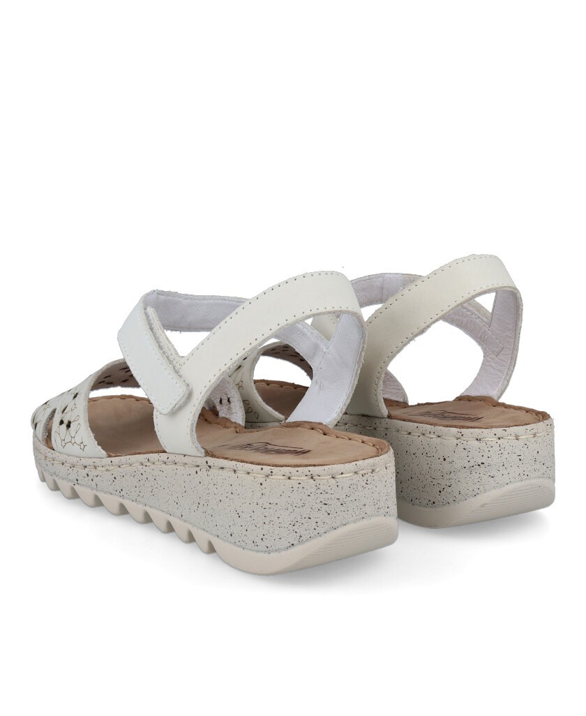 Sandalias blancas Walk & Fly Savina 9371 50401