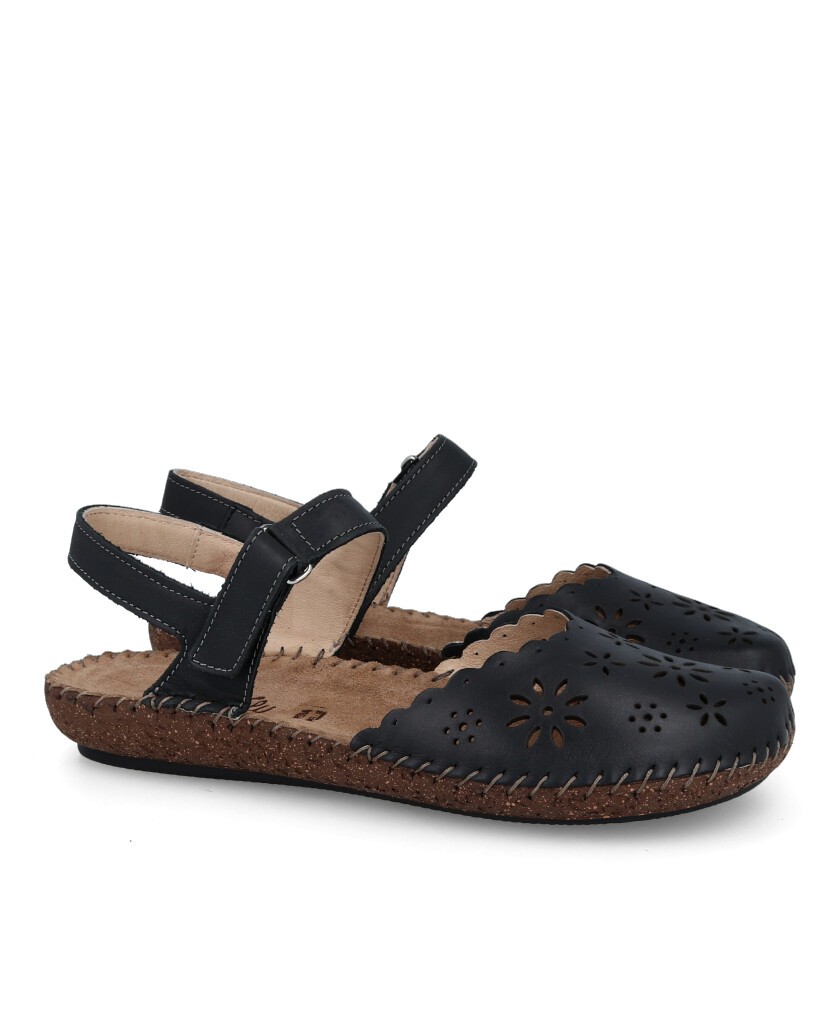 Sandalias para mujer en color negro Caracteristicas con hebilla altura de piso 2 cm zapato de estilo casual suela de goma termo