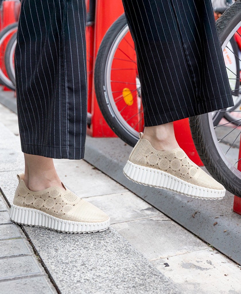 Walk & Fly Frida metallic shoe AH-9936