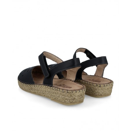Walk & Fly Rijeka 7665 50422 Closed Toe Sandals