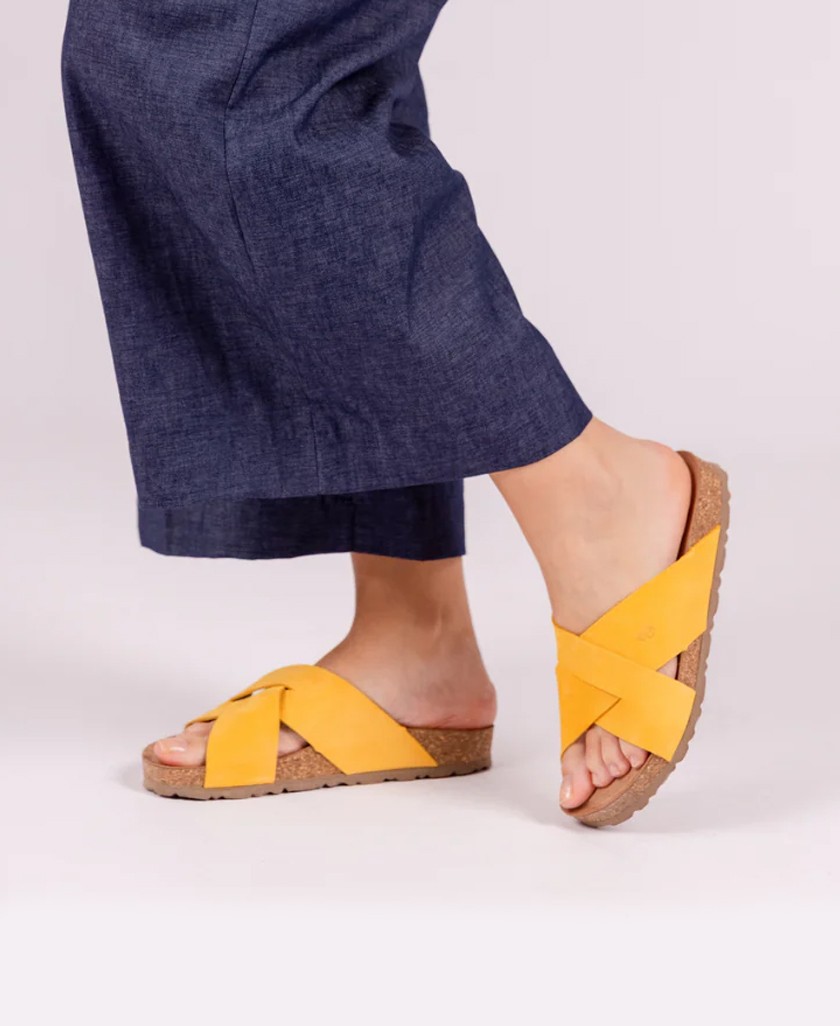 Zapatos amarillos de mujer Yokono Jerba 300