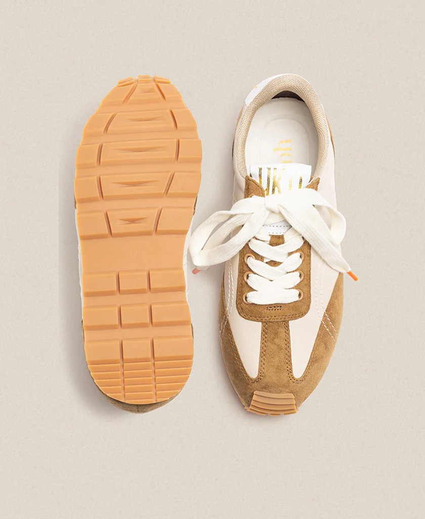 Sneakers beige de mujer Yokono Kono 001