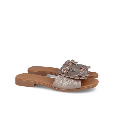 h2Sandalias con flecos Andares Abi 16 h2 pSumergete en la tendencia con las Sandalias con flecos Andares Abi 16 el calzado que 