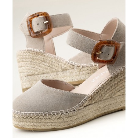 Macarena Yune 26 tortoiseshell espadrilles with buckle