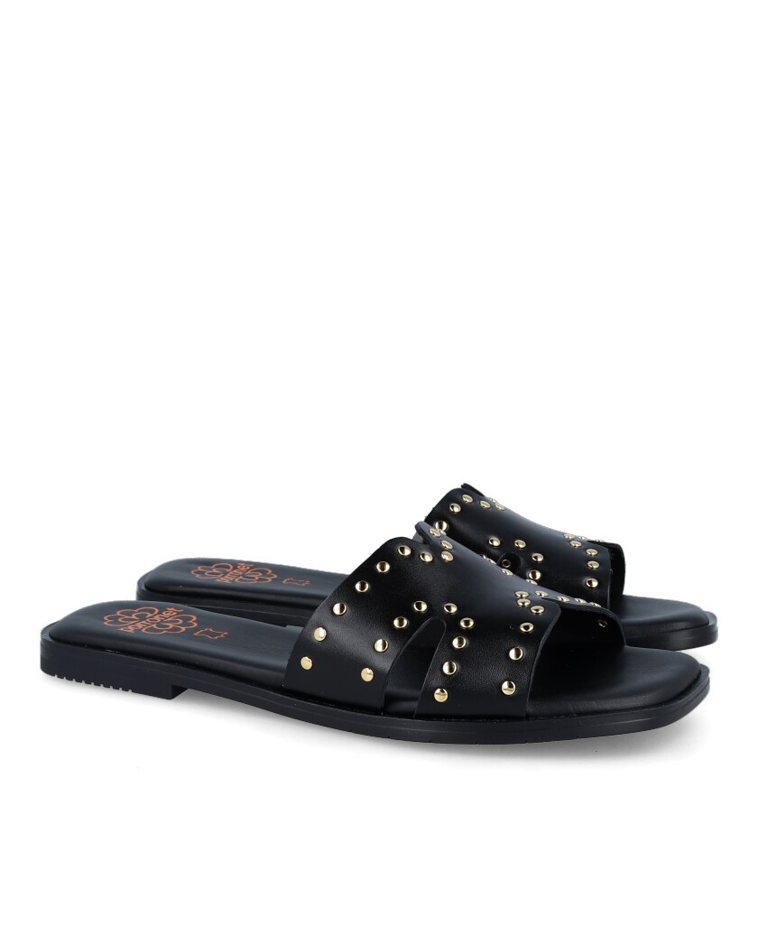 Sandalia negra pala con tachuelas Porronet 3115