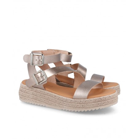 h2Sandalias metalizadas con hebillas Andares 882731 h2 pDeslumbra con cada paso gracias a las Sandalias metalizadas con hebilla