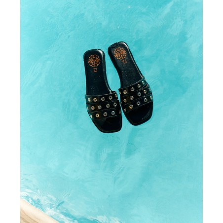 Sandalia negra con tachuelas Porronet Venus 3119