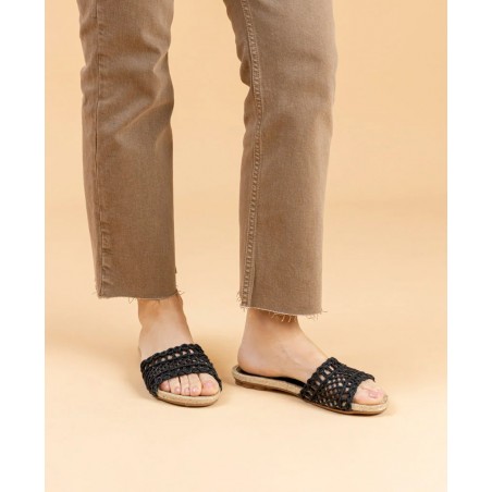 h2Sandalias trenzadas Porronet Cora W215 001 h2 pDescubre la sofisticacion del diseno artesanal con las Sandalias Trenzadas Por