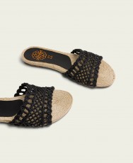 h2Sandalias trenzadas Porronet Cora W215 001 h2 pDescubre la sofisticacion del diseno artesanal con las Sandalias Trenzadas Por