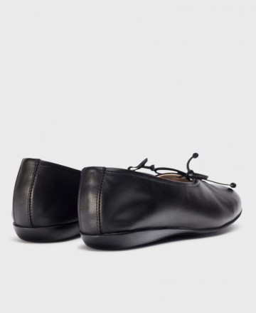Sandalias planas negras Wonders Celestina A61172
