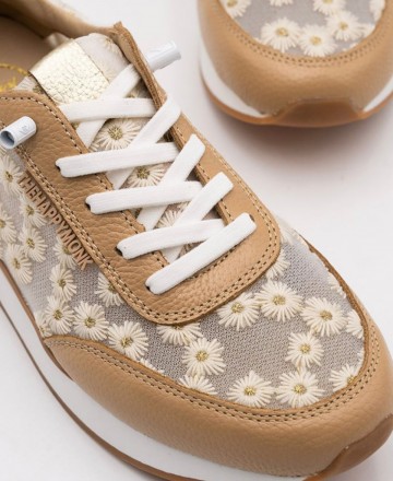 h2Sneakers bordadas Happy Monk Vanity 010 h2 pLas Sneakers Happy Monk Vanity 010 para mujer en color beige combinan un diseno m