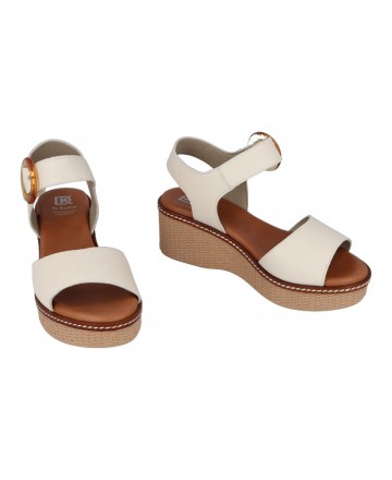 h2Sandalias con cuna de color blanco Dorking D9450 h2 pDisfruta del confort y la elegancia sutil con las Sandalias con cuna de 