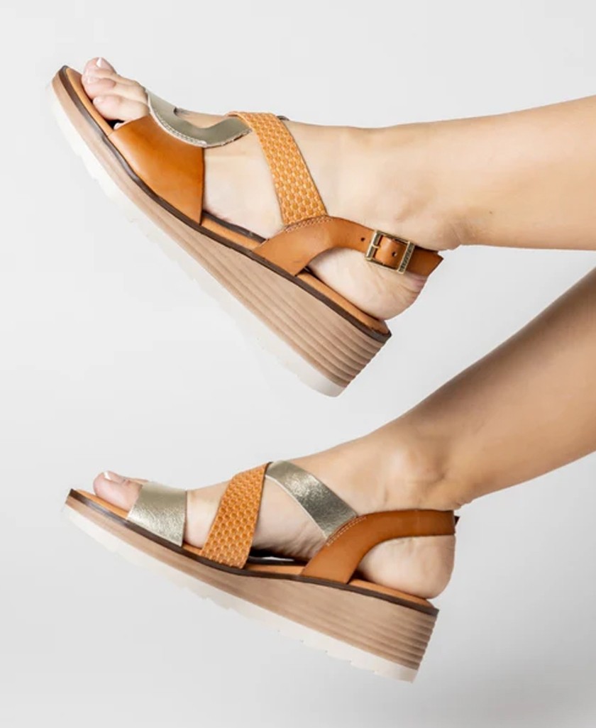 Sandalias de piel con cuña Marila Akron