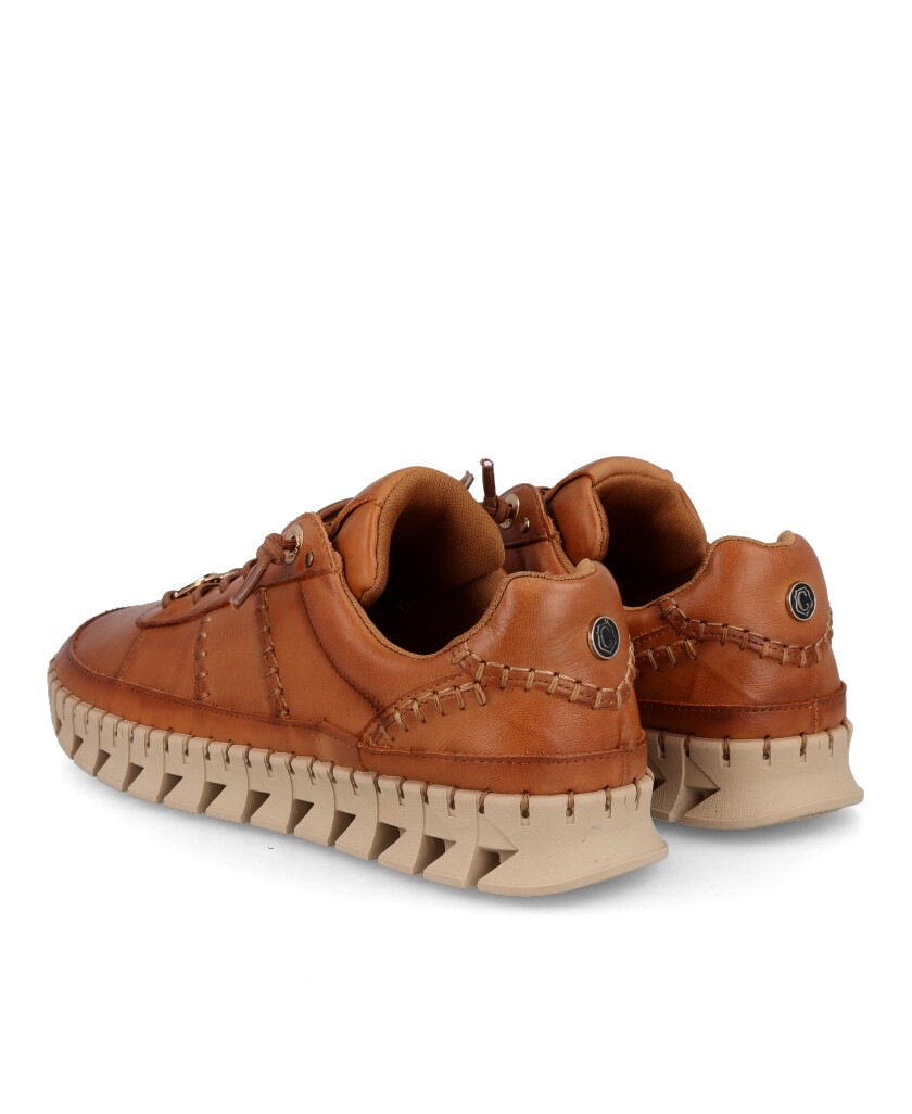 Carmela 162528 Toothed Sole Sneakers