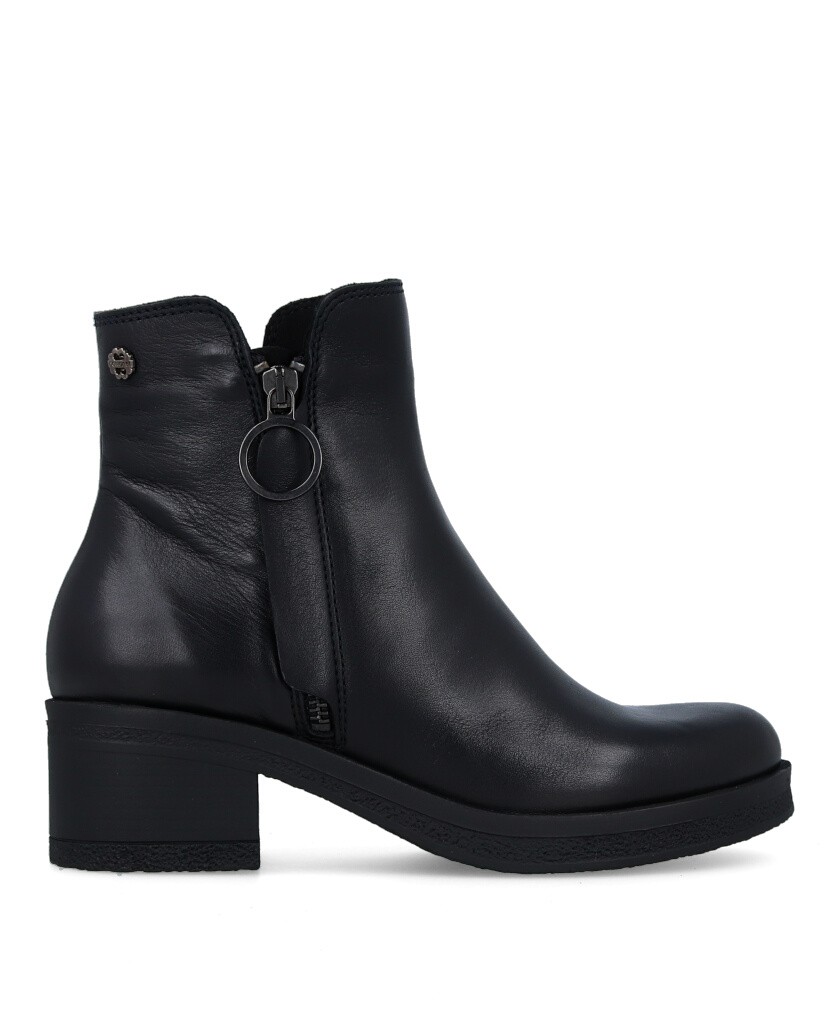 Black low-heeled ankle boots Porronet Delia 4732
