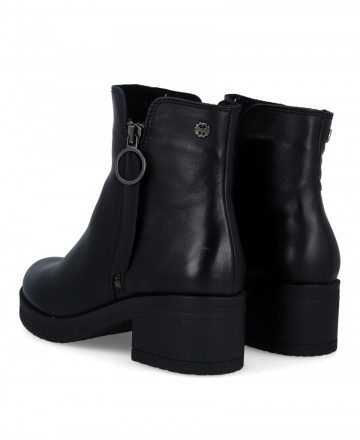 Black low-heeled ankle boots Porronet 4732