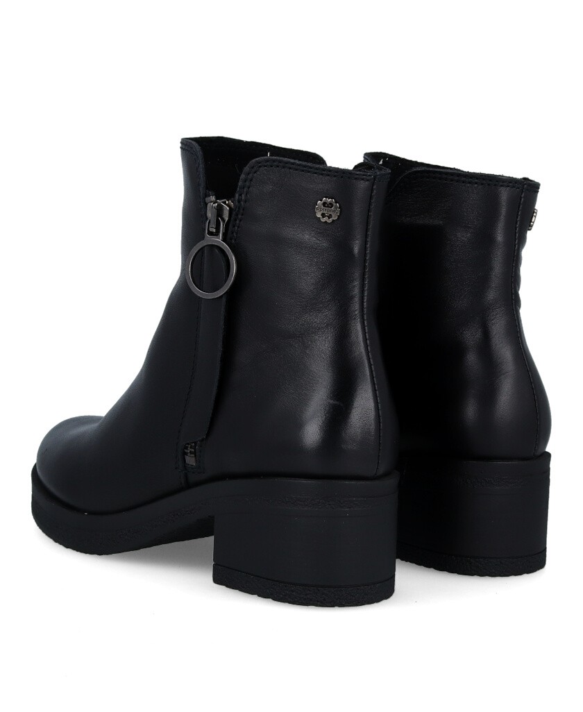 Black low-heeled ankle boots Porronet Delia 4732