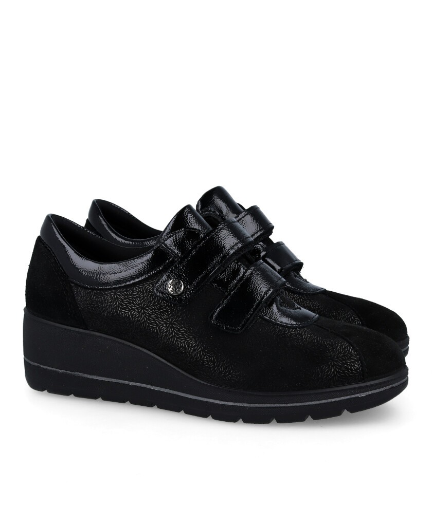 Black shoes with 4 cm wedge Imac 85627001170011