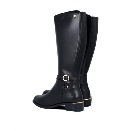 h2Botas negras altas con abalorio Carmela 162020 h2 pConquista cada paso con elegancia y estilo con las botas Carmela modelo 16