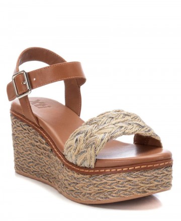 Espardena o yute para mujer en color cuero Caracteristicas con hebilla cuna 6 cm zapato de estilo casual suela de yute exterior
