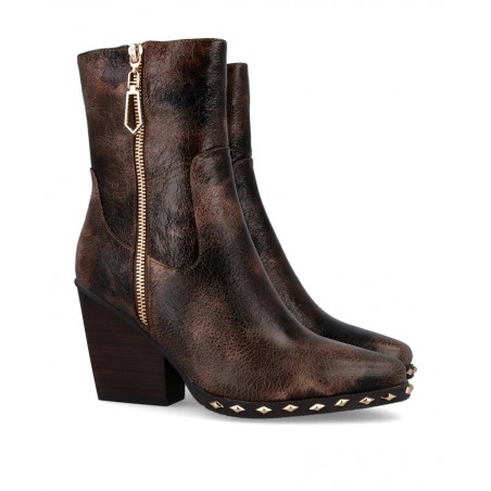 Noa Harmon Caffeine 10140 studded ankle boots
